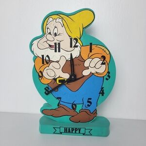 Happy dwarf snow white clock